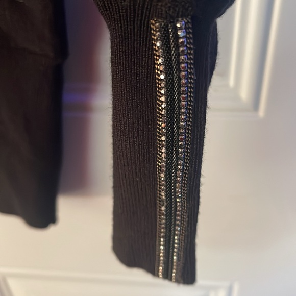 Thalia Sodi NWT cold shoulder sweater with bling Medium sequins oversized - Picture 9 of 15